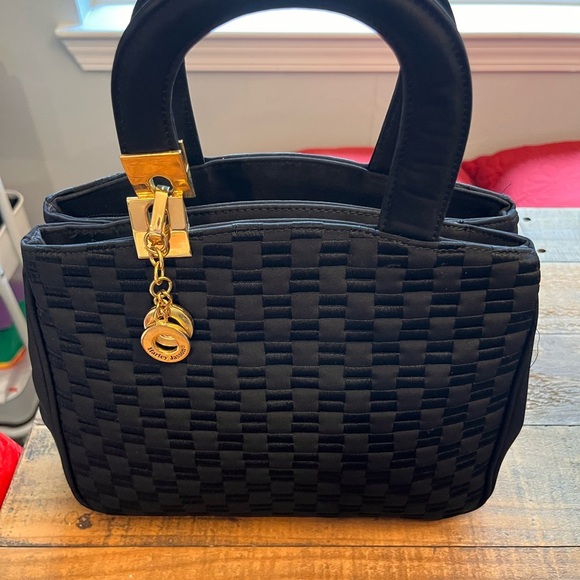 Elegant Black Handbag - Picture 1 of 6